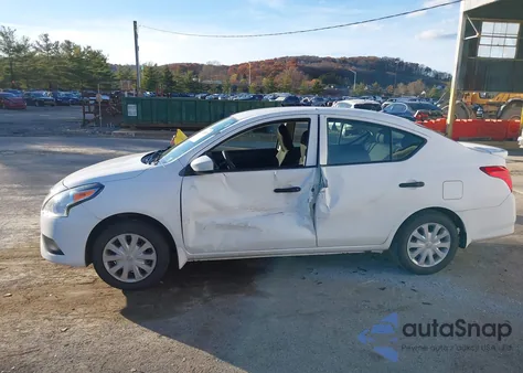 2017 Nissan Versa 1.6 S+ z USA, uszkodzony, nr VIN 3N1CN7AP5HL870363